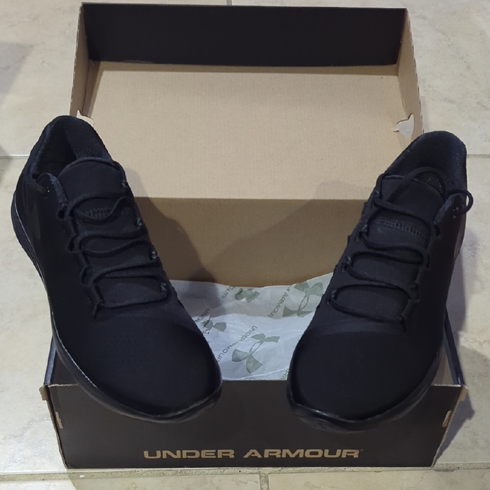 Under Armour Black Sneakers Sleek Monochromatic Design (Street Precision Low)